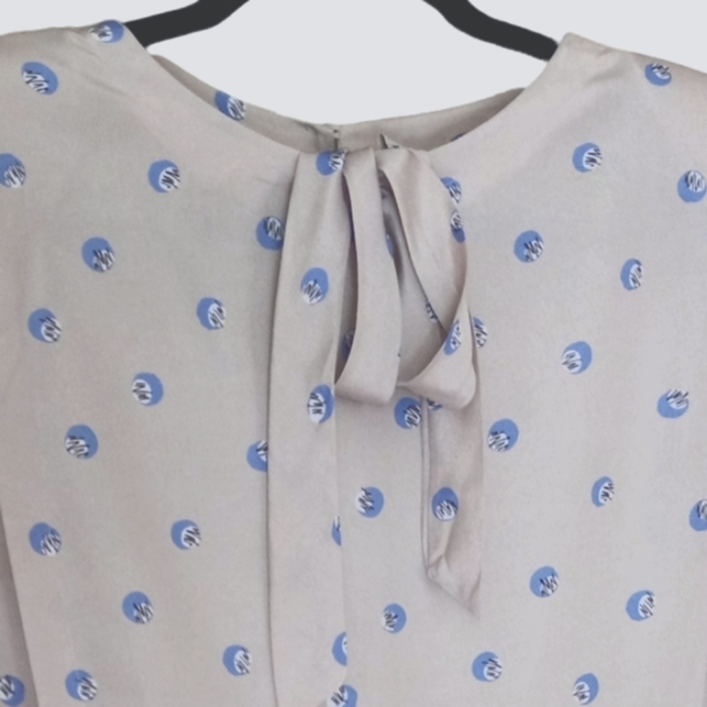 *1970s* VINTAGE Office Secretary  BLOUSE Neck line bow. 1/2 Sleeves - Picture 2 of 9